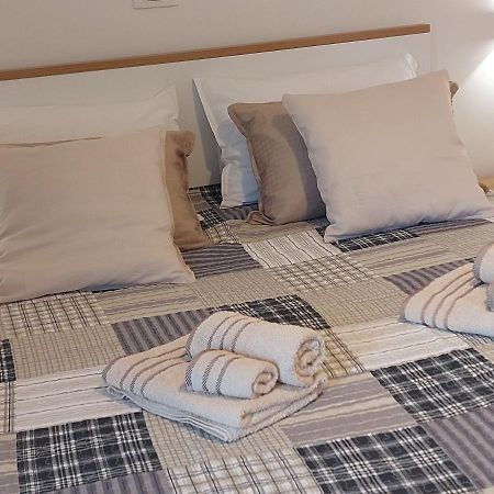 Apartmani Elisa Stari Grad  Extérieur photo