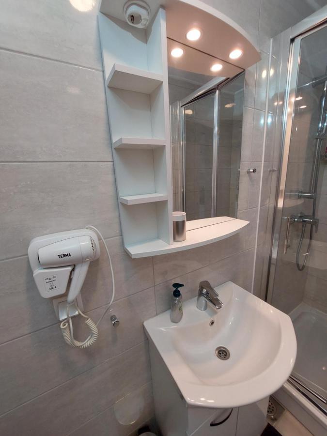 Apartmani Elisa Stari Grad  Extérieur photo