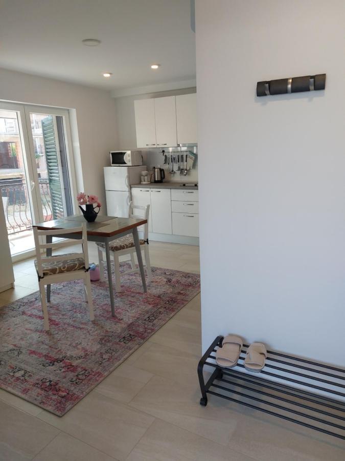 Apartmani Elisa Stari Grad  Extérieur photo
