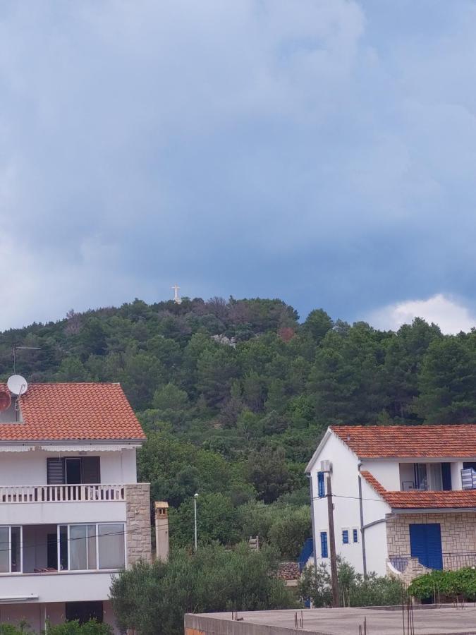 Apartmani Elisa Stari Grad  Extérieur photo
