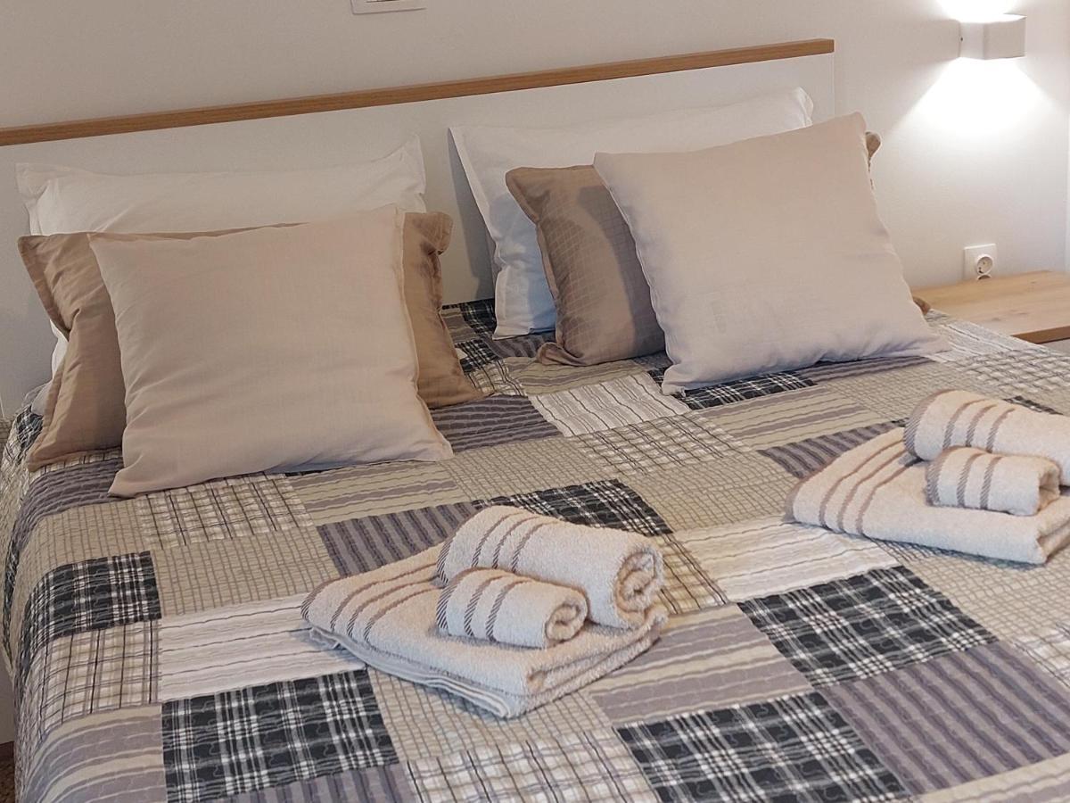 Apartmani Elisa Stari Grad  Extérieur photo