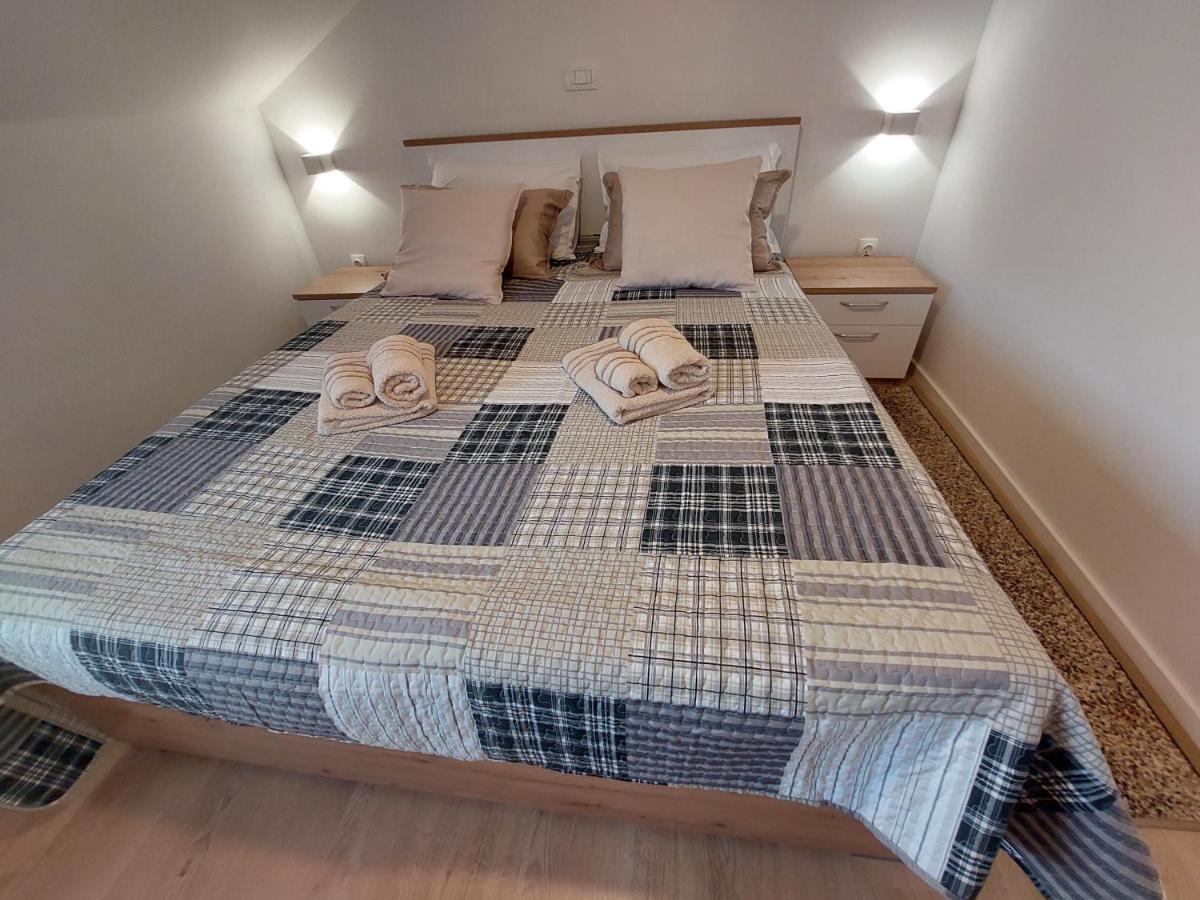 Apartmani Elisa Stari Grad  Extérieur photo