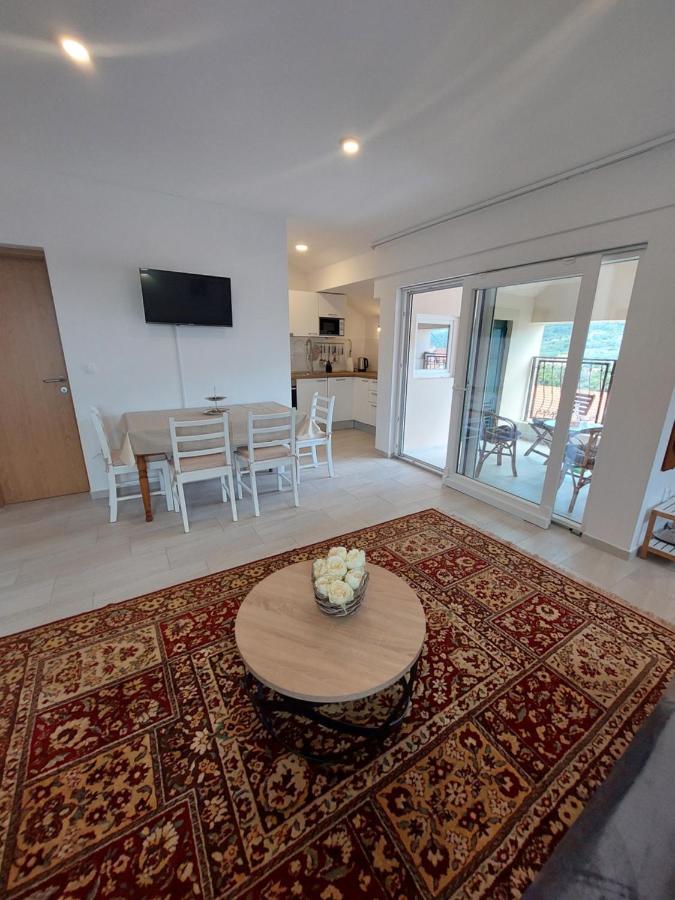 Apartmani Elisa Stari Grad  Extérieur photo